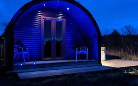 Pond View Pod 3 With Private Hot Tub -Fife - Loch Leven - Lomond Hills